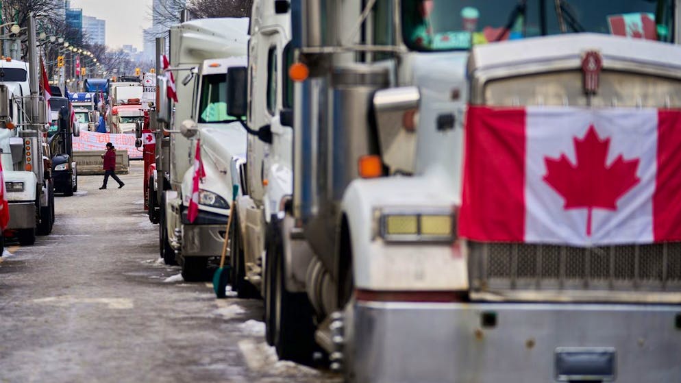 Die Blockade hat den Warenverkehr zwischen beiden Ländern behindert. Besonders betroffen waren Automobilhersteller und -zulieferer.