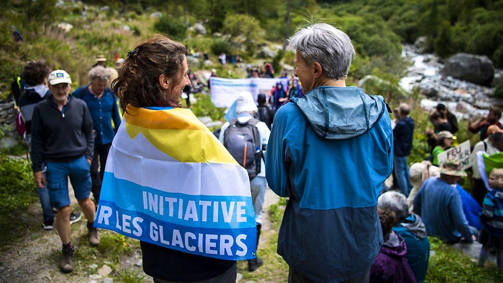 Der Umweltkommission des Nationalrates geht die Gletscher-Initiative zu weit. Sie empfiehlt dem Nationalrat ein Nein und plädiert für einen Gegenvorschlag. (Archivbild)