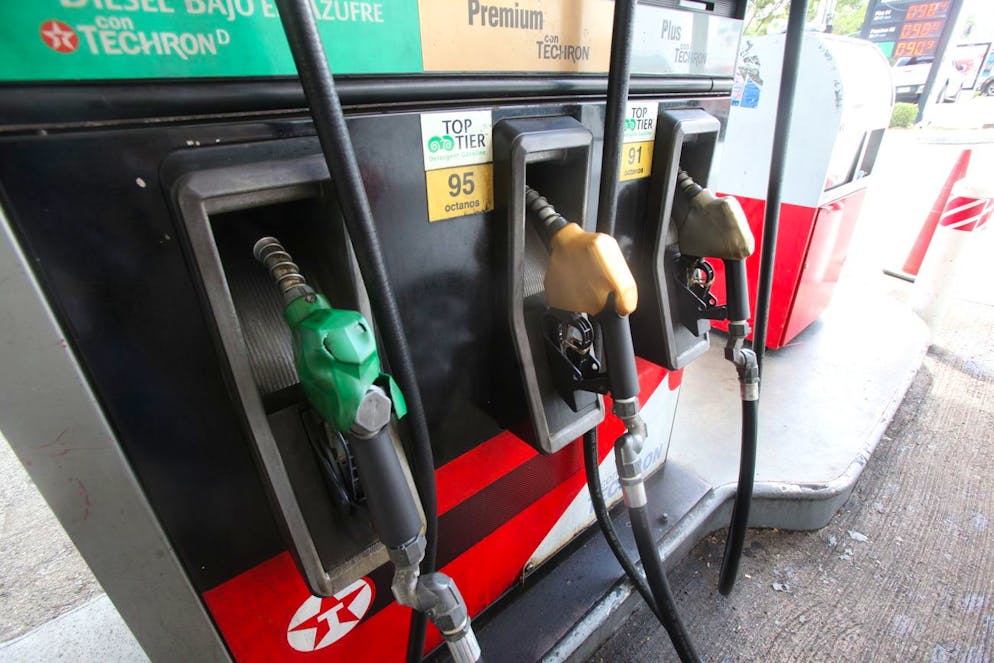 epa09745048 A gasoline service station, in Panama City, Panama, 10 February 2022. Panama, a net importer of fuel, is experiencing the highest increase in gasoline in the last eight years, with prices that will exceed the dollar per liter as of 11 February and with the prospect that they will continue to rise in the coming months. EPA/Carlos Lemos
