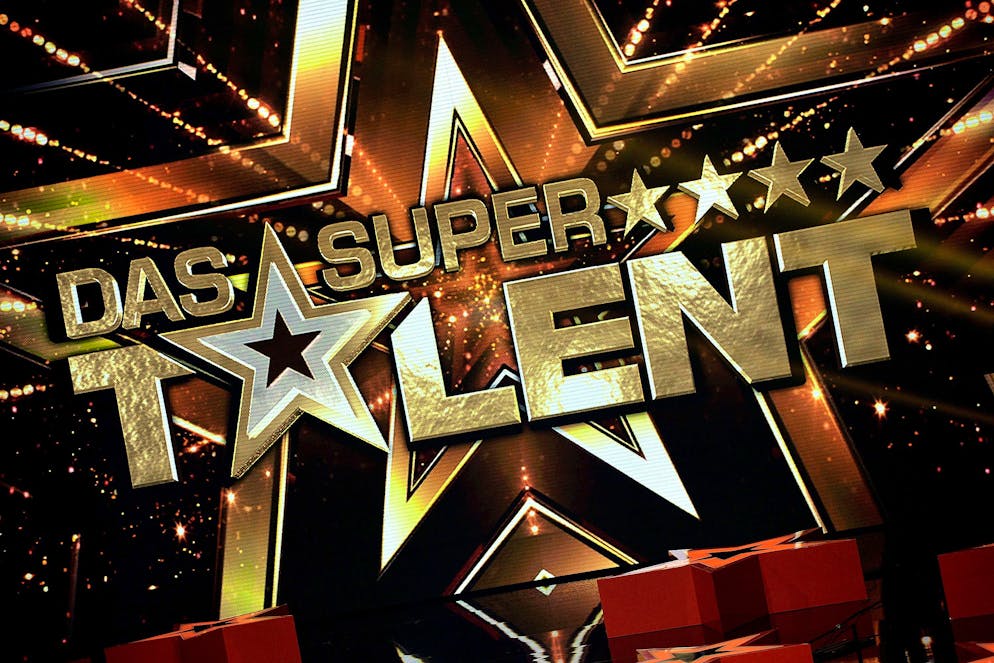 COLOGNE, GERMANY - DECEMBER 17:  The unique 'Das Supertalent' logo is seen prior to the final show at MMC studios on December 17, 2016 in Cologne, Germany.  (Photo by Sascha Steinbach/Getty Images)