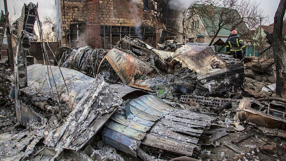 Russische Truppen sollen nach Angaben des ukrainischen Verteidigungsministeriums in die Hauptstadt vorgedrungen sein. Foto: Oleksandr Ratushniak/AP/dpa