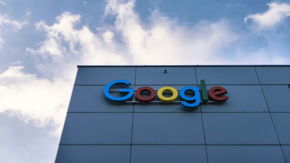 Das Forschungs- und Entwicklungszentrum von Google am Standort an der Brandschenkenstrasse in Zürich. Einen anderen Standort hat der Konzern nun abgestossen. (Archivbild)