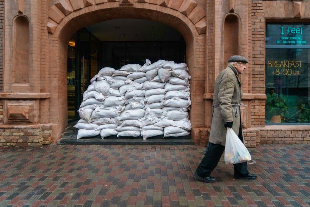 Le città assediate si preparano al peggio