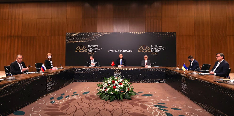 epa09814227 A handout photo made available by the press service of the Turkish Foreign Affairs Ministry shows Russian Foreign Minister Sergei Lavrov (L), Turkish Foreign Minister Mevlut Cavusoglu (C) and Ukranian Foreign Minister Dmytro Kuleba (R) posing before their meeting during the Antalya Diplomacy Forum in Antalya, Turkey, 10 March 2022. Russian and Ukrainian Foreign Ministers meet for diplomatic talks during the Russian 'special military operation' in Ukraine. Russian troops entered Ukraine on 24 February prompting the country's president to declare martial law and triggering a series of severe economic sanctions imposed by Western countries on Russia. HANDOUT MANDATORY CREDIT HANDOUT EDITORIAL USE ONLY/NO SALES  EPA/CEM OZDEL / Turkish Foreign Affairs Ministry HANDOUT  HANDOUT EDITORIAL USE ONLY/NO SALES