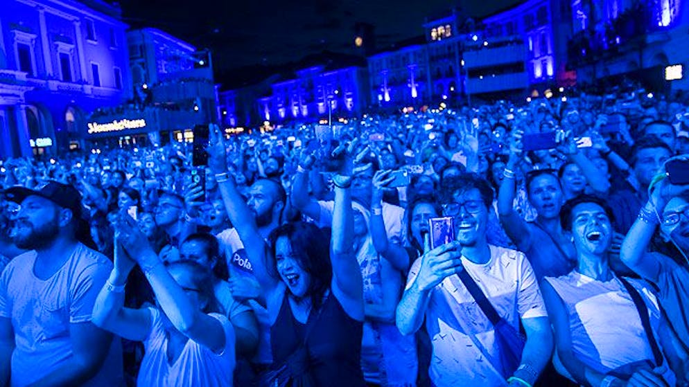 M&S Titelgalerie. Das Moon&Stars auf der Piazza Grande in Locarno bietet Festival-Besucher*innen eine ganz spezielle Atmosphäre.