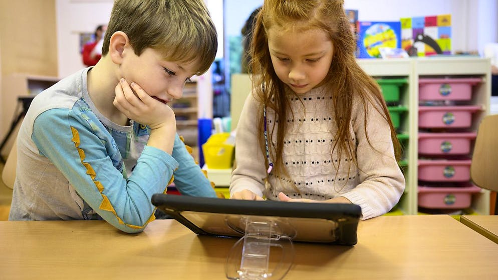 Der Vater muss nun für den Bub bezahlen. (Symbolbild)