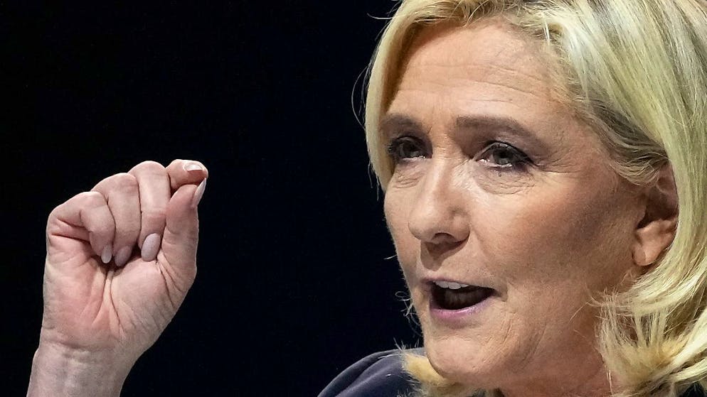 «Là, maintenant, stop». Marine Le Pen sonne la révolte: «La plaisanterie a assez duré»