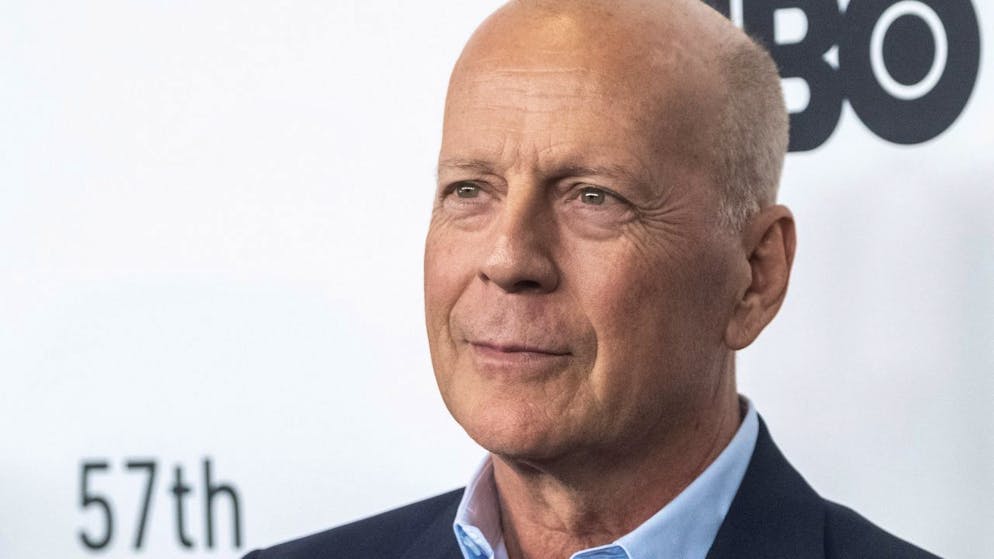 A causa della malattia di Bruce Willis, i "Razzies" hanno deciso di revocare il particolare premio per la peggiore interpretazione che era destinato all'attore americano