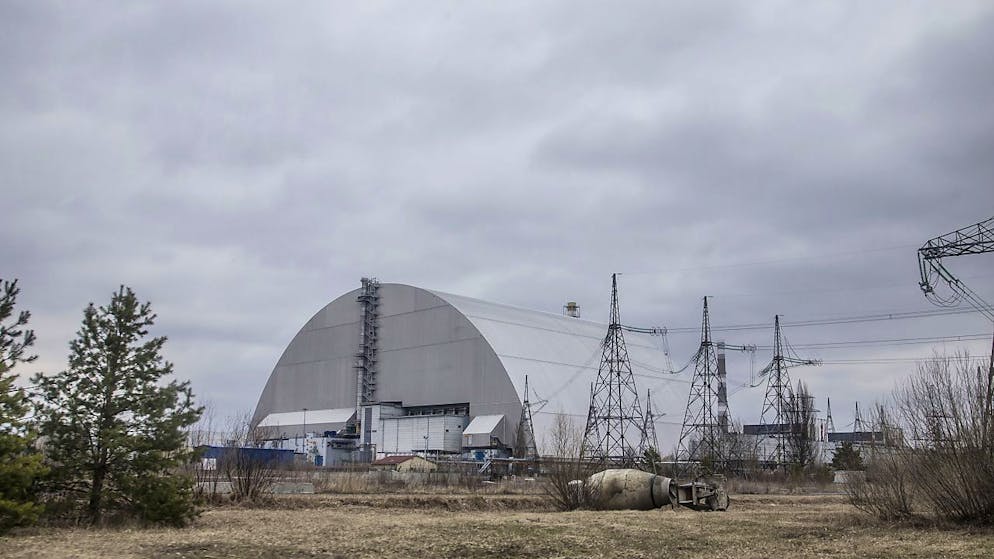 Ucraina. Allarme dell'Aiea su Chernobyl: «Involucro danneggiato dai droni»