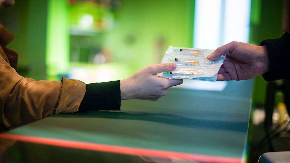 Per i tossicodipendenti siringhe nuove e pulite nei locali di consumo assistito - forse presto anche a Coira. (foto d'archivio)