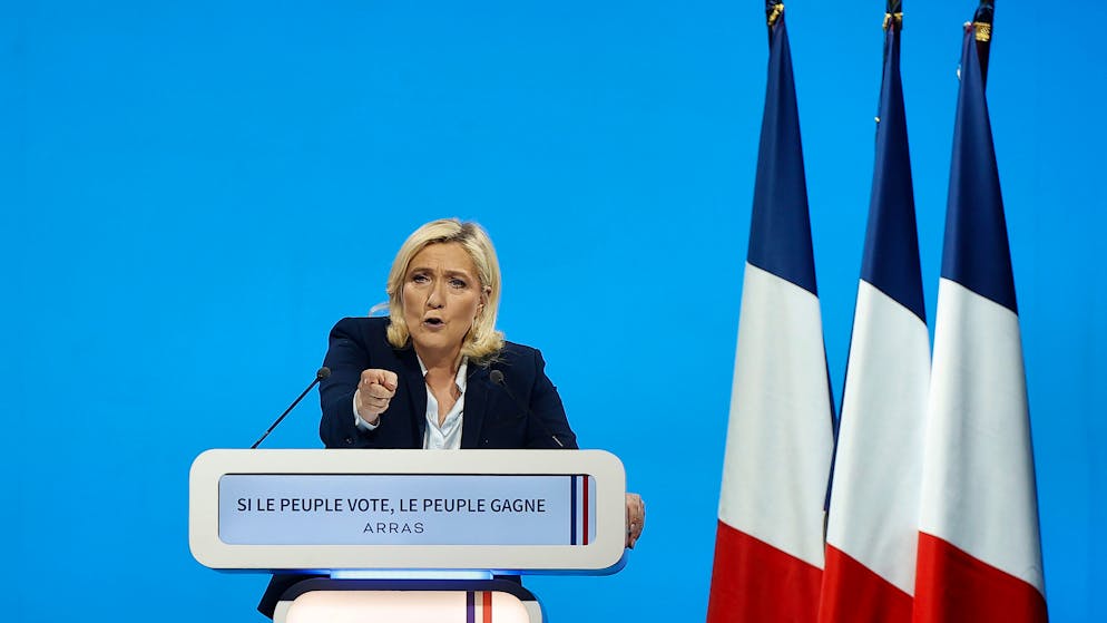 epa09901261 French far-right Rassemblement National (RN) party candidate for the French presidential election Marine Le Pen holds a campaign rally in Arras, France, 21 April 2022. French President Macron will face French far-right Rassemblement National (RN) party candidate Le Pen in the second round of the presidential elections on 24 April 2022. EPA/IAN LANGSDON