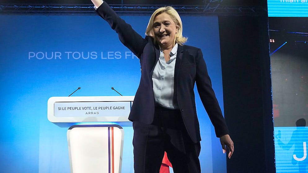 Marine Le Pen serait, en cas d'élection à la présidence française, la première femme à occuper ce poste. Mais ses chances apparaissent assez minces face à Emmanuel Macron.