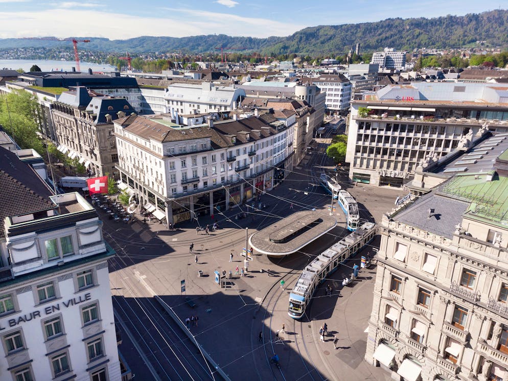 Paradeplatz in Zuerich fotografiert am 25. April 2019 mit eine Drohne. (KEYSTONE/Gaetan Bally)