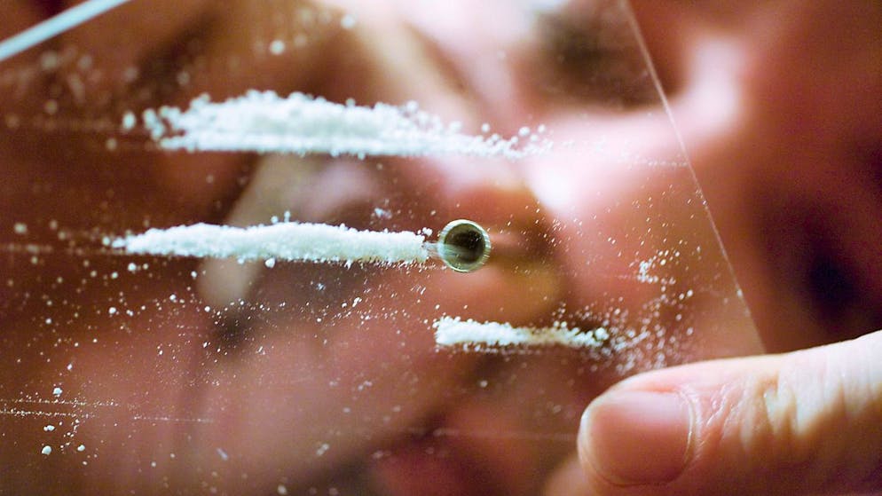 Aus Steuergeldern finanziertes  Kokain hat einem britischen Ex-Abgeordneten vier Jahre Gefängnis eingebracht.