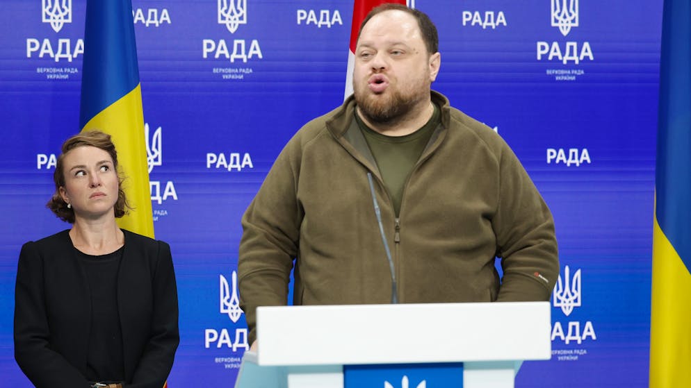 Ruslan Stefanchuk, President of the Ukrainian Parliament, speaks beside Irene Kaelin, President of the Swiss National Assembly, during a press conference in the parliament building in Kiev, Ukraine, Wednesday, April 27, 2022. (KEYSTONE/Peter Klaunzer)
