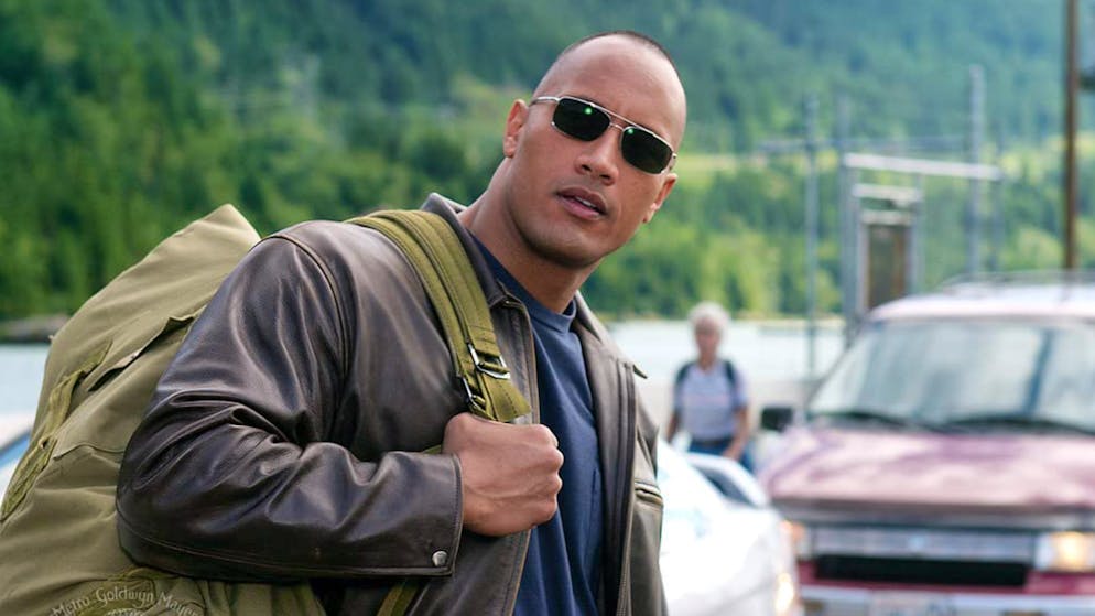 Dwayne Johnson wird 50. ... und auch «Walking Tall», wobei es hier eher ein schlichter Wald ist.