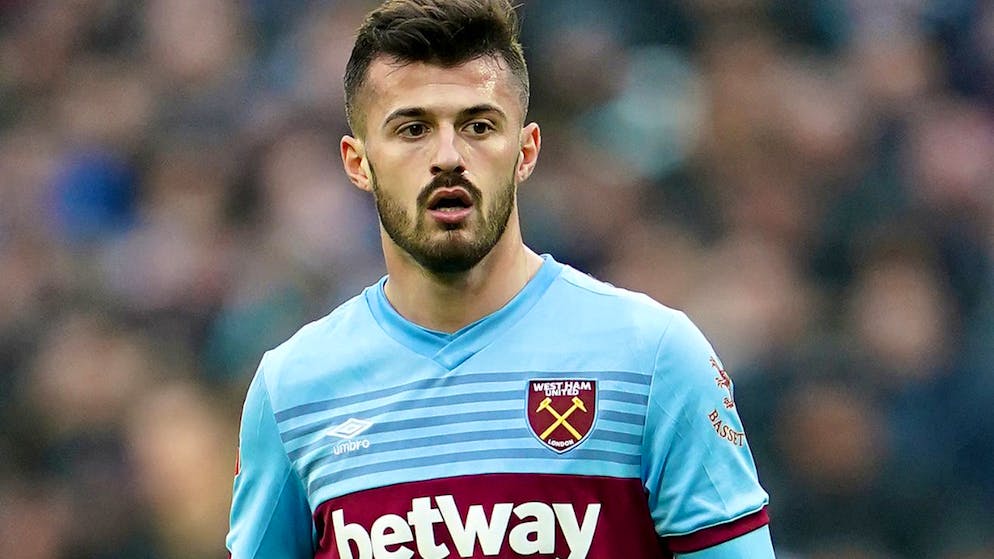 Schweizer mit Vergangenheit bei Frankfurt oder West Ham. Albian Ajeti, 2019 bis 2020 bei West Ham, 12 Spiele, 0 Tore.