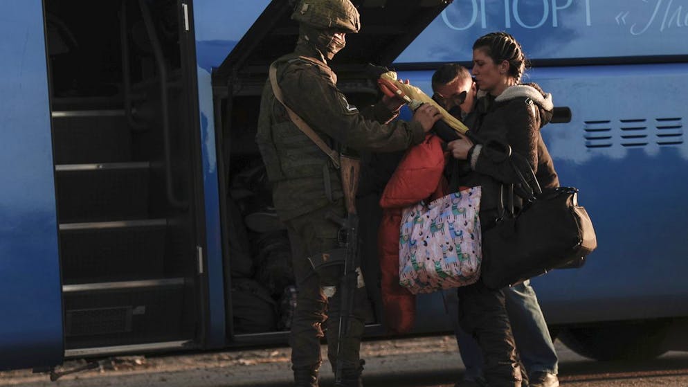 Guerra in Ucraina. Kiev, tutti i civili e i bambini evacuati da Azovstal