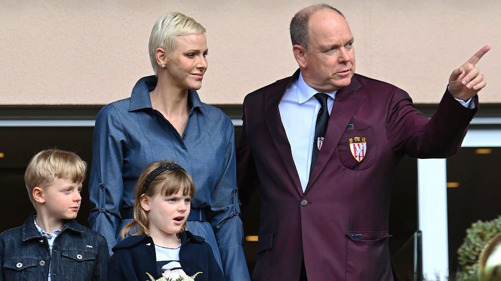 Französisches Magazin berichtet. Fürstin Charlène soll in die Schweiz gezogen sein