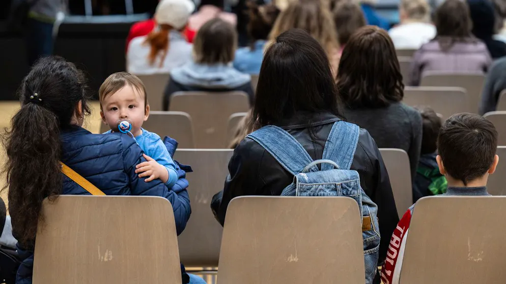 Ukrainische Flüchtlinge und deren Gastfamilien werden in der Region Murten vom Gemeinderat begrüsst. (Archiv)