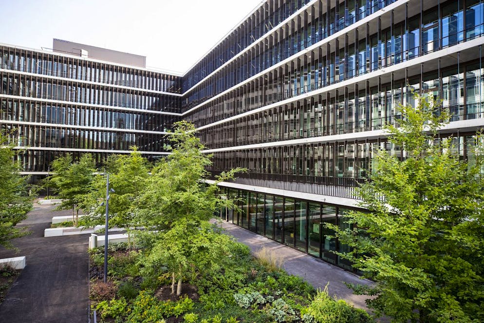 Der Neubau des Laborgebaeudes der Universitaet Zuerich, Campus Irchel, am Donnerstag, 26. August 2021, in Zuerich. Die 5. Bauetappe am Standort Irchel der Universitaet Zuerich ist abgeschlossen. Die Laborgebaeude werden durch das Institut fuer Chemie, das Institut fuer Biomedizin und das Institut fuer Evolutionsbiologie und Umweltwissenschaften in Betrieb genommen. (KEYSTONE/Alexandra Wey)