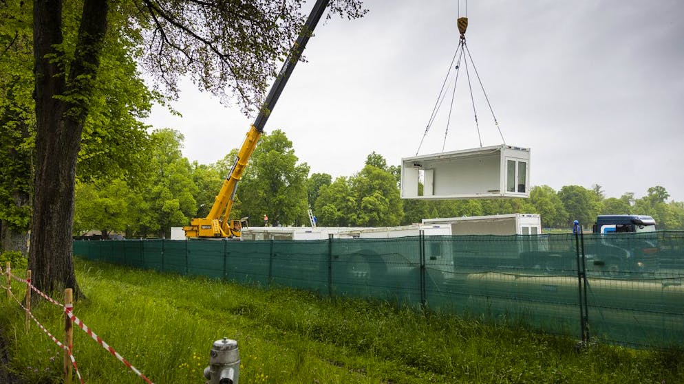 Das Container-Dorf für Geflüchtete aus der Ukraine – hier ein Bild vom 5. Mai – ist bald fertig. (Archiv)