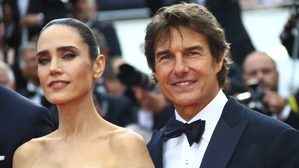 «Top Gun: Maverick»-Premiere in Cannes. Jennifer Connelly und Tom Cruise posieren an der Premiere von «Top Gun: Maverick» auf dem roten Teppich des 75. Filmfestivals in Cannes.