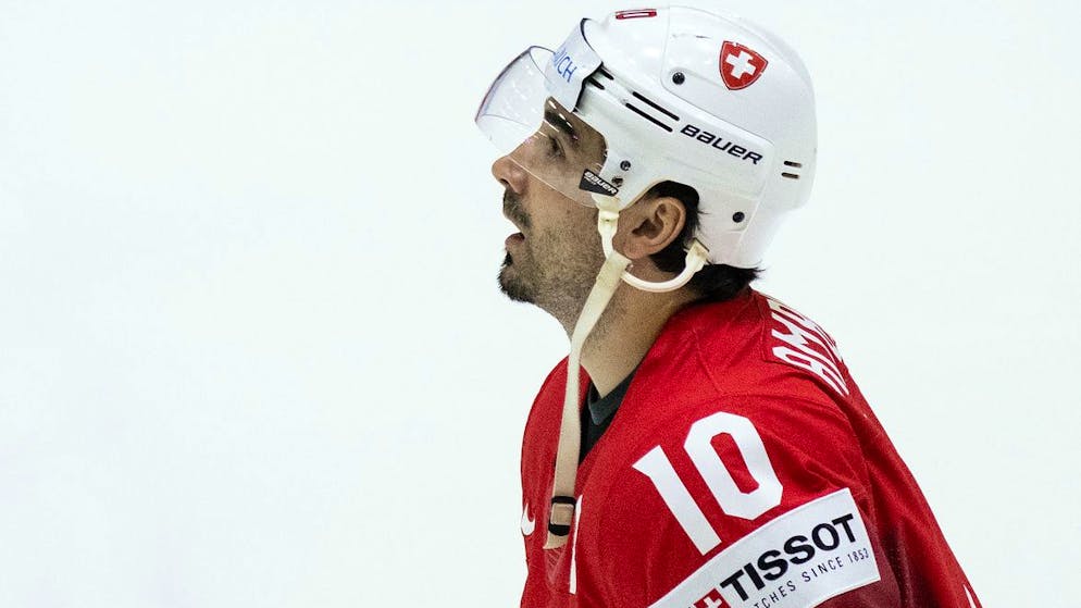 Switzerland's Andres Ambuehl looks on during the Ice Hockey World Championship group A preliminary round match between Switzerland and Kazachstan in Helsinki at the Ice Hockey Hall, Finland on Tuesday, May 17, 2022. (KEYSTONE/Peter Schneider)