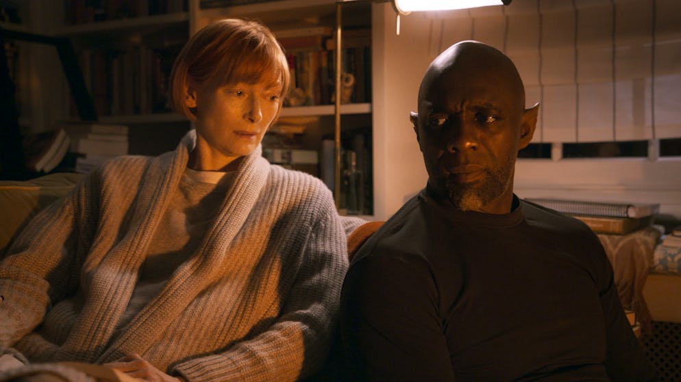 «Three Thousand Years of Longing». Idris Elba und Tilda Swinton verzaubern einander