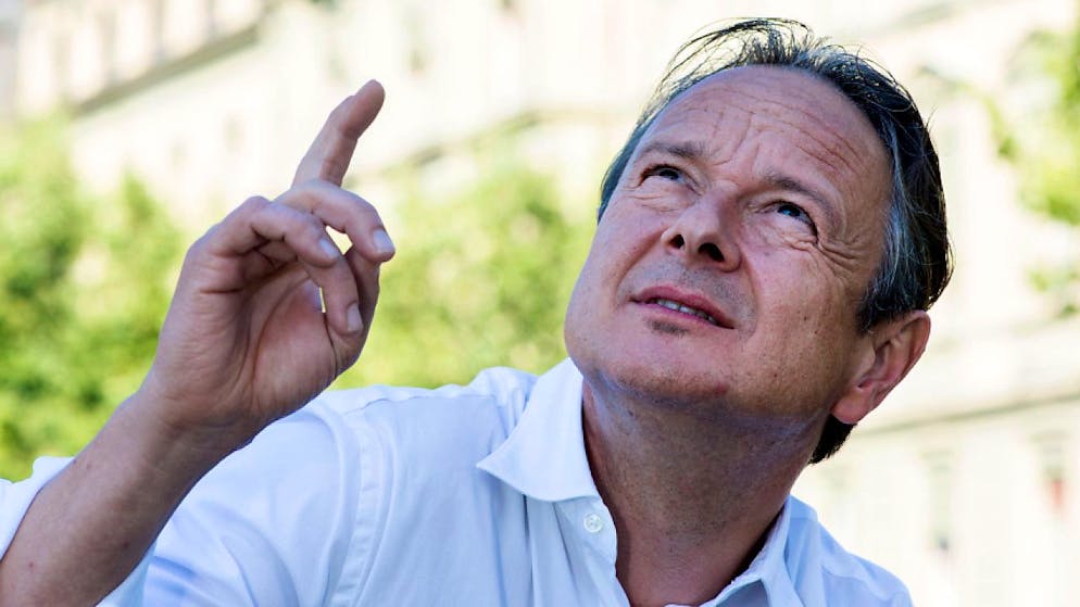 Neuer SRF-Moderator startet ohne Ankündigung. «Die Einstellung von neuem Personal verlief bei ‹SRF Meteo› seit jeher mal harziger, mal zügiger»: Thomas Bucheli, «Meteo»-Chef.