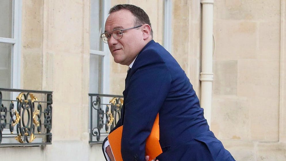 French Minister of Solidarity Damien Abad arrives at the Elysee Palace for the fist cabinet meeting since French President Emmanuel Macron 's reelection, Monday, May 23, 2022 in Paris. French President Emmanuel Macron announced last week a new-look Cabinet, with a new foreign minister part of the reshuffled line-up behind France's first female prime minister in 30 years. (AP Photo/Michel Spingler)