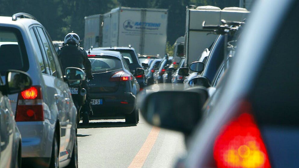 Die «Anti-Stau-Initiative» bekämpft der Luzerner Regierungsrat mit einem Gegenvorschlag. (Symbolbild)