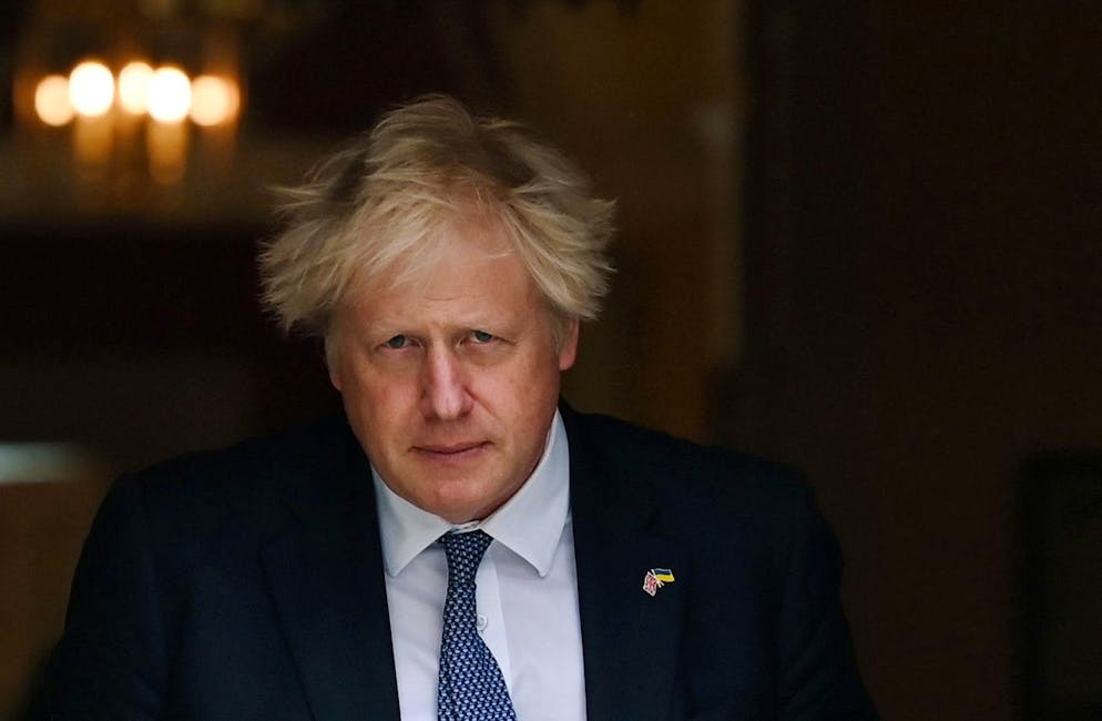 epa09976861 British Prime Minister Boris Johnson departs 10 Downing Street in London, Britain, 26 May 2022. Johnson is under pressure over 'party gate' allegations following new photographs showing him at a drinks party during lockdown. EPA/ANDY RAIN