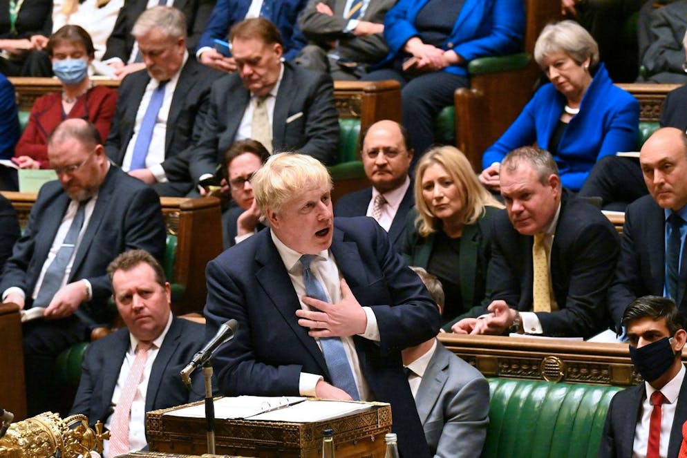 epa09720233 A handout photograph released by the UK Parliament shows British Prime Minister Boris Johnson (L) speaking during the Ministerial Statement on the Sue Gray Report at the House of Commons in London, Britain, 31 January 2022. Britain's Prime Minister Boris Johnson has received a long awaited report into lockdown-breaching parties by Senior Civil Servant Sue Gray. Johnson is also facing a police investigation on lockdown party allegations. EPA/JESSICA TAYLOR / UK PARLIAMENT / HANDOUT MANDATORY CREDIT: JESSICA TAYLOR / UK PARLIAMENT HANDOUT EDITORIAL USE ONLY/NO SALES