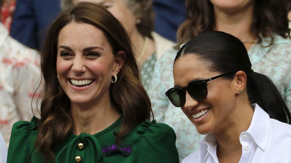 Inside Buckingham Palace. «Er hört nicht auf, Handgranaten auf die Windsors zu werfen»