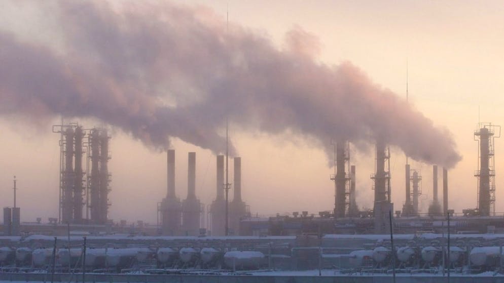 L'Occidente ha colpito Mosca con una serie di sanzioni dopo l'inizio dell'invasione, ma non ha toccato le forniture energetiche. Nella foto un impianto di petrolio e gas a Novy Urengoy, Russia siberiana nordoccidentale.