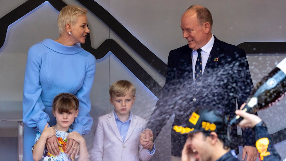 Strahlendes Fürstenpaar. Charlène und Albert zeigen sich so vertraut wie lange nicht mehr