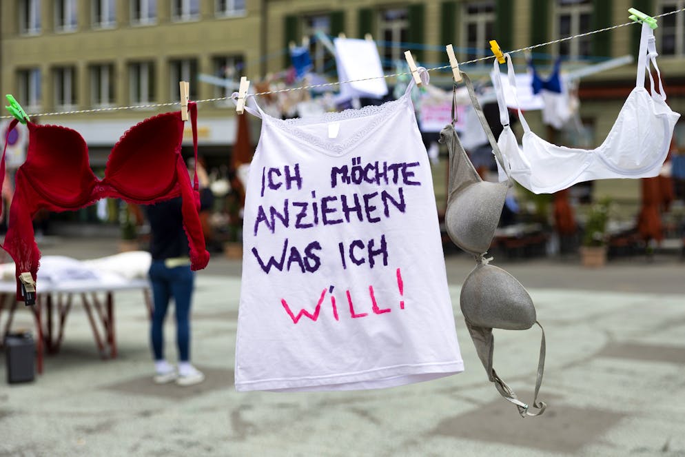 Bevorzugte Lösung: Aktion zur Petition «Nur Ja heisst Ja» am 30. Mai in Bern.