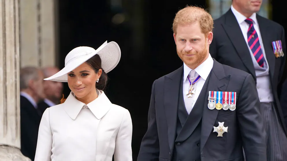 Kampfansage an Königshaus. Prinz Harry spricht derzeit nicht mit Bruder und Vater