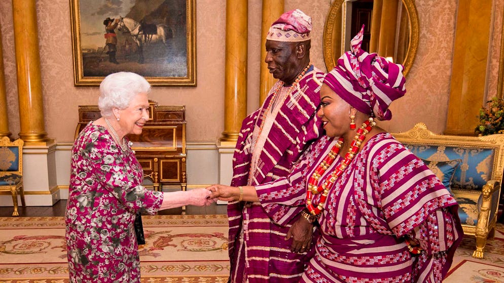 Queen Elizabeth im Style-Check. Die Outfits Ihrer Majestät ... passen einfach immer