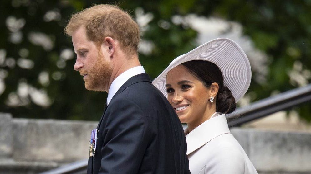epa09993699 Britain's Meghan, Duchess of Sussex (R) and Prince Harry, Duke of Sussex (L) leave the National Service of Thanksgiving held as part of the celebrations of the Platinum Jubilee of Queen Elizabeth II, at St Paul's Cathedral in London, Britain, 03 June 2022. Queen Elizabeth II will not be attending the service after experiencing 'discomfort'. The service celebrates the Queen's Platinum Jubilee, marking the 70th anniversary of her accession to the throne on 06 February 1952. EPA/TOLGA AKMEN