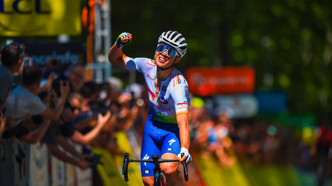 Der Dauphin-Standard.  Valentin Veron regiert Trennung im Feind. Der Dauphin-Standard.  Valentin Veron regiert Trennung im Feind.