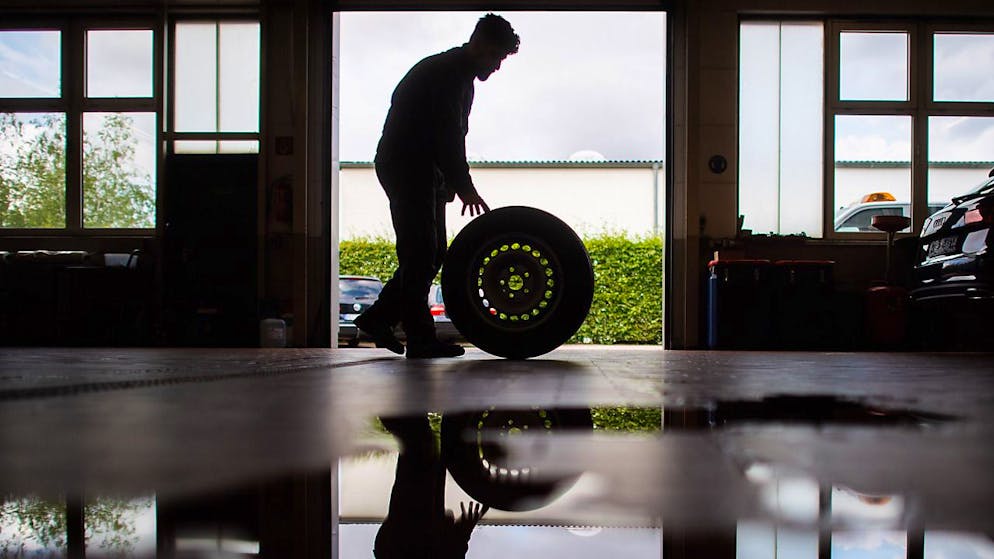 Der britische Industrieverband hat die Konjunkturprognose drastisch gesenkt und drängt die Regierung zu schnellem Handeln. (Archivbild)