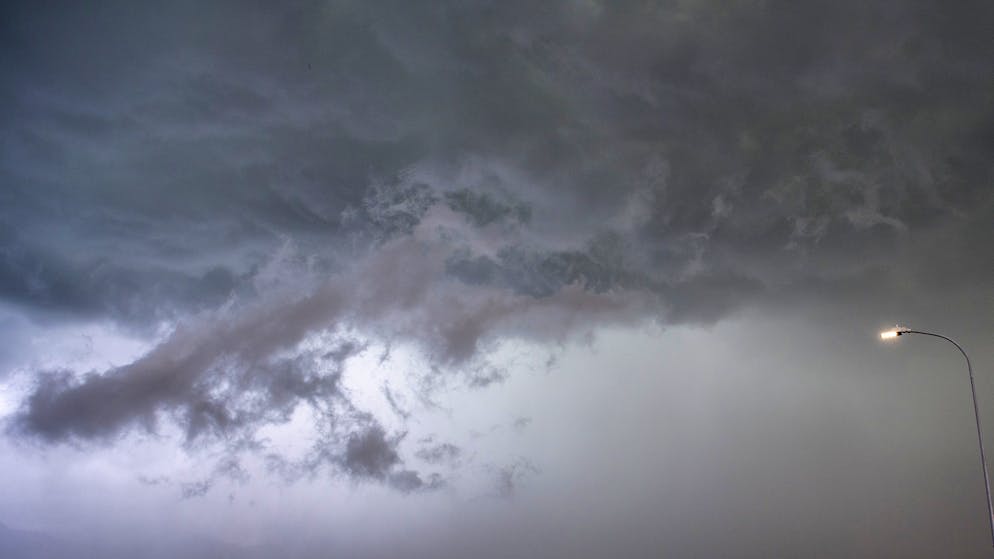 Warum tauchen manche Gewitter ohne Vorankündigung auf? 