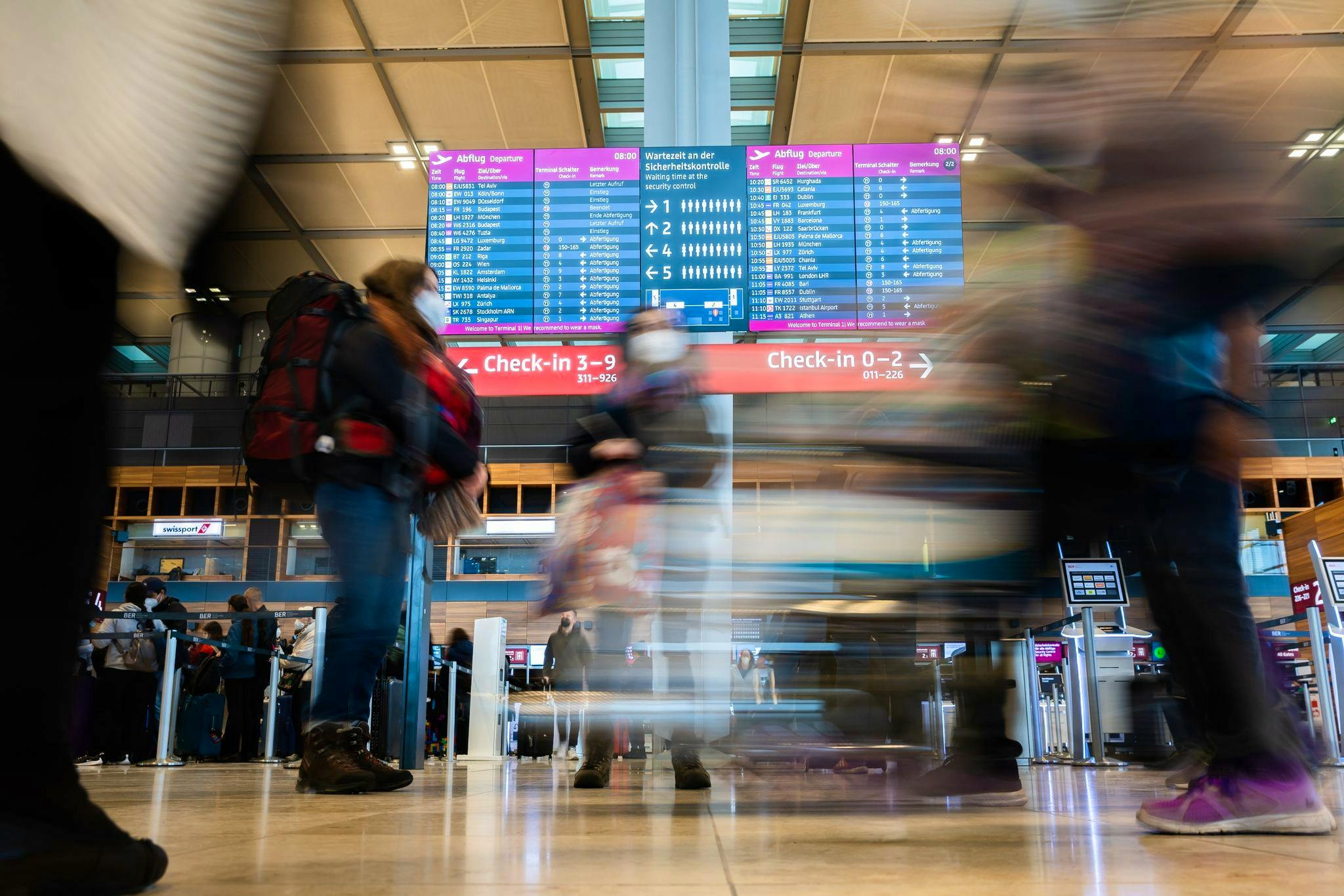 Annullierung, Panne, Verspätung: Das Sind Deine Rechte Im Flug-Chaos ...