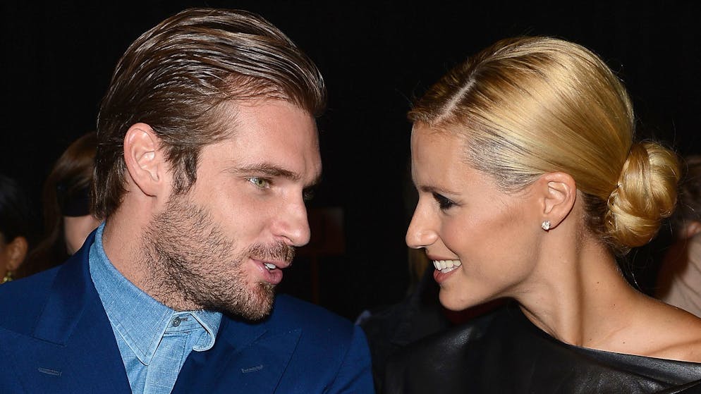 Michelle Hunziker bei «Gredig direkt». Tomaso Trussardi und Michelle Hunziker gaben ihre Trennung im Januar 2022 bekannt – nach acht Jahren Ehe. Seither kursieren Gerüchte, sie habe einen neuen Freund. Bei «Gredig direkt» spricht sie über die Spekulationen.