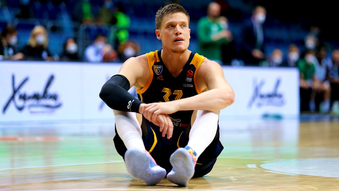 Basketball Dans la tourmente, Jonas Jerebko quitte la Russie blue News