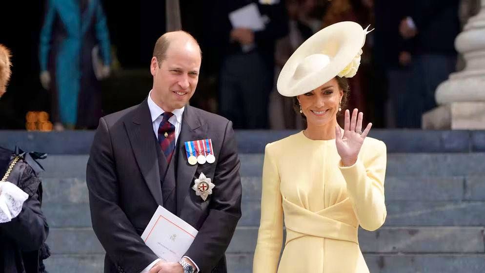 Royal Family. Re Carlo malato, William e Kate più vicini al trono: «La cosa li riempie di ansia»