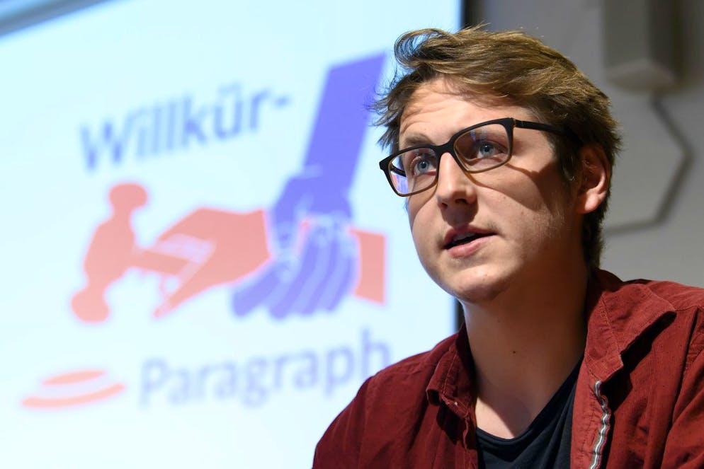 Präsident der Juso Schweiz Nicola Siegrist fordert, dass die SP sich aus dem Bundesrat zurückzieht.