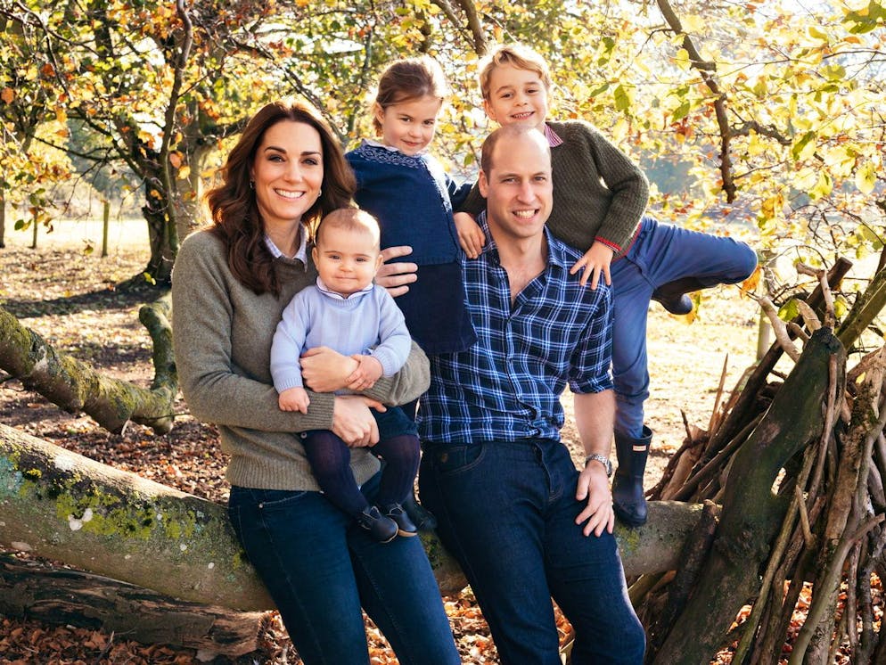epa07230966 A handout photo made available on 14 December 2018 by Kensington Palace shows Britain's Prince William (2-R), Duke of Cambridge and Katherine (L), Duchess of Cambridge with their three children, Prince Louis (2-L), Princess Charlotte (C) and Prince George (R) at Anmer Hall in Norfolk, Britain, Autumn 2018. The picture will decorate the family's Christmas cards..NEWS EDITORIAL USE ONLY. NO COMMERCIAL USE (including any use in merchandising, advertising or any other non-editorial use including, for example, calendars, books and supplements). This photograph is provided to you strictly on condition that you will make no charge for the supply, release or publication of it and that these conditions and restrictions will apply (and that you will pass these on) to any organisation to whom you supply it. All other requests for use should be directed to the Press Office at Kensington Palace in writing. The photograph must include all of the individuals when published. EPA/MATT PORTEOUS / PA / HANDOUT MANDATORY CREDIT HANDOUT EDITORIAL USE ONLY/NO SALES